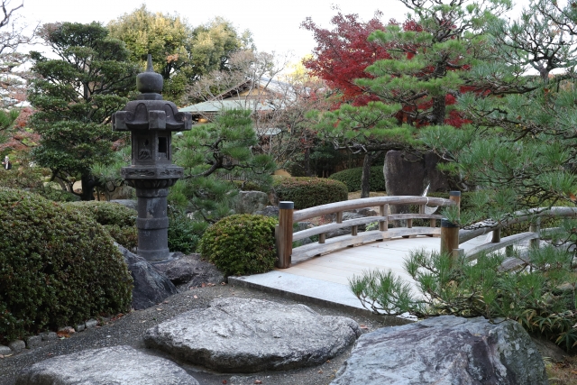 日本国内で人気のフォトウェディングスポットの大濠公園日本庭園